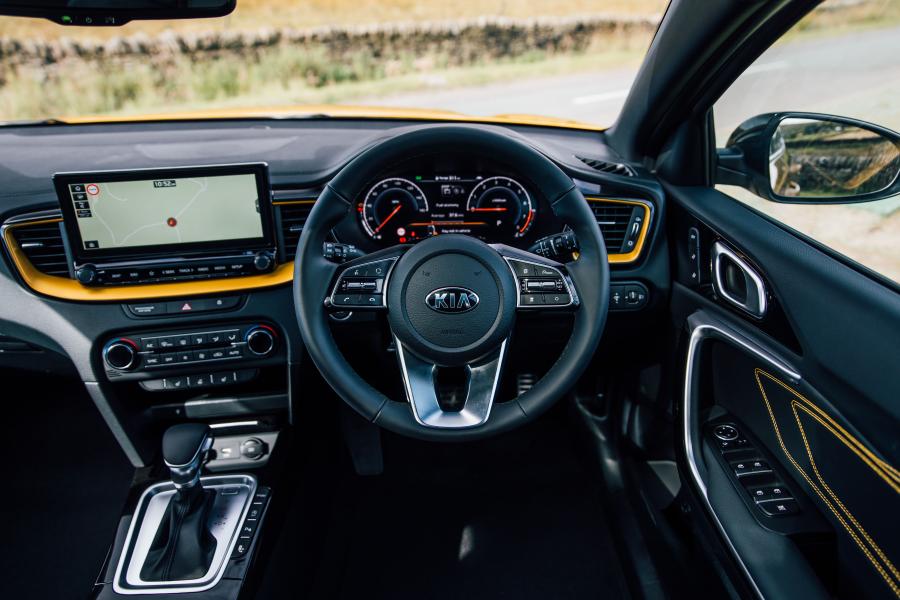 Торпедо Kia XCeed First Edition 2019 года  (UK) (фото 74 из 103)